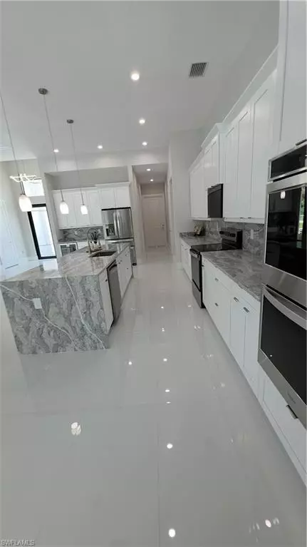 Kitchen - 563 15th St NW, Naples, FL 34120 photo 1 of 1