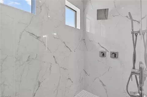 Bath - 563 15th St NW, Naples, FL 34120 photo 2 of 5