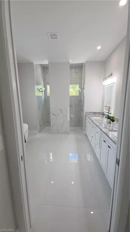 Bath - 563 15th St NW, Naples, FL 34120 photo 4 of 5