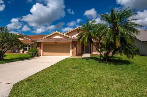 441 Countryside Dr, Naples, FL 34104