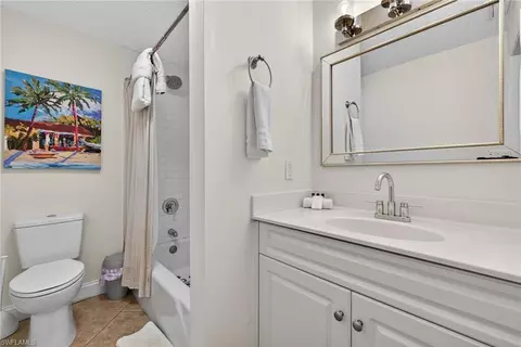 Bath - 559 105th Ave N, Naples, FL 34108 photo 2 of 2