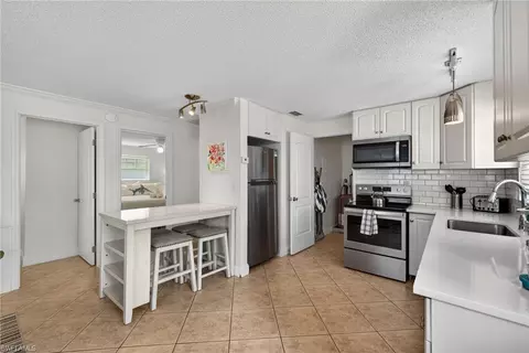 Kitchen - 559 105th Ave N, Naples, FL 34108 photo 1 of 3