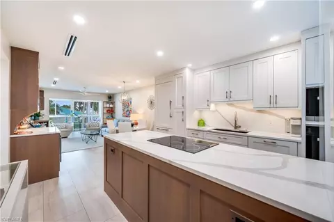 1021 3rd St S #310, Naples, FL 34102