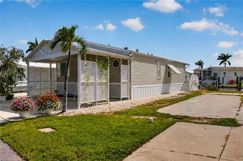 7 Galleon Way, Fort Myers Beach, FL 33931