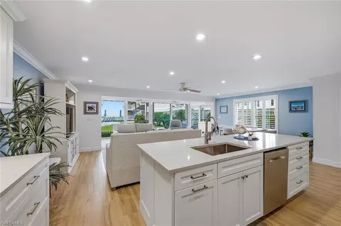 2875 Gulf Shore Blvd N #106, Naples, FL 34103