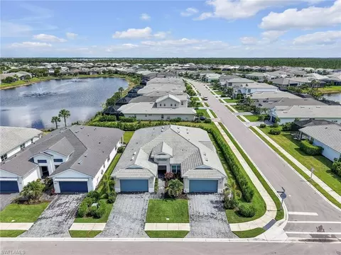 9225 Cayman Dr, Naples, FL 34114
