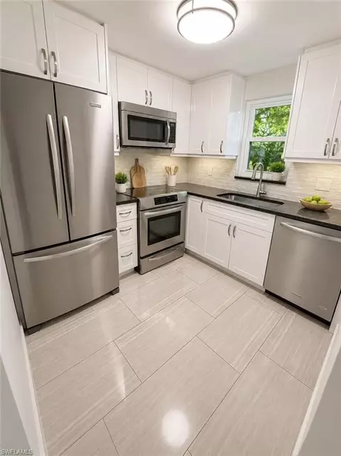 1440 Green Valley Cir #601, Naples, FL 34104