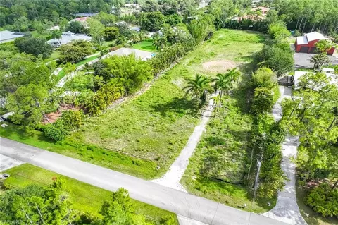 5823 Spanish Oaks Ln, Naples, FL 34119