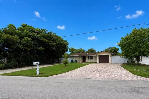 1964 42nd St SW, Naples, FL 34116