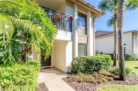 1220 Commonwealth Cir #M-106, Naples, FL 34116