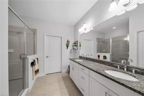Bath - 6981 Avalon Cir #1208, Naples, FL 34112 photo 1 of 3