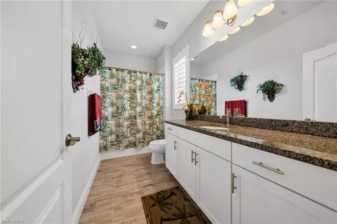 Bath - 6981 Avalon Cir #1208, Naples, FL 34112 photo 3 of 3