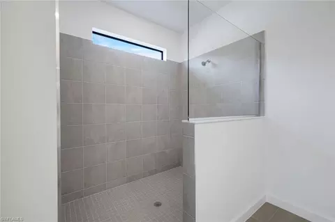 Bath - 19232 Gentry Pl, Estero, FL 33928 photo 2 of 3