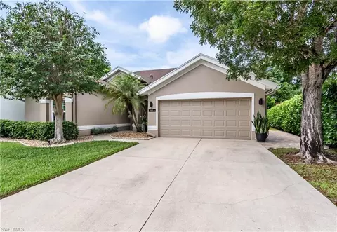7653 Citrus Hill Ln, Naples, FL 34109