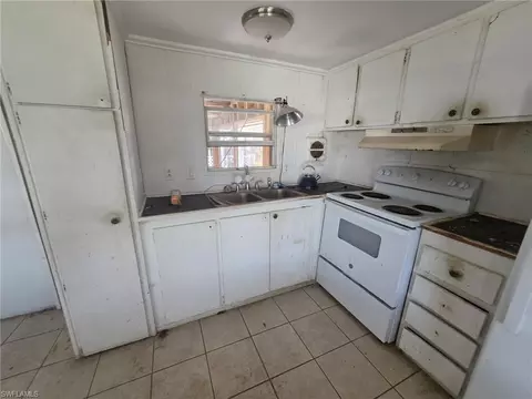 278 Cape Sable Dr, Naples, FL 34104 photo 8