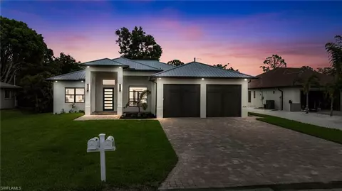4658 Del Rio Ln, Bonita Springs, FL 34134