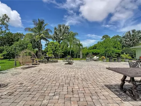 Exterior - 2280 Capri Ct, Naples, FL 34105 photo 10 of 19