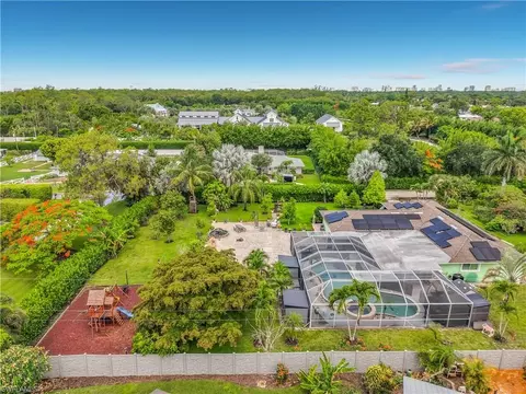 View/Area - 2280 Capri Ct, Naples, FL 34105 photo 7 of 11