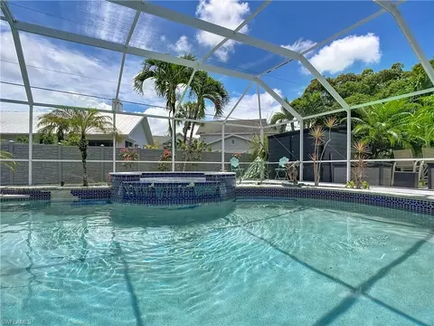 Exterior - 2280 Capri Ct, Naples, FL 34105 photo 5 of 19