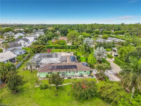 View/Area - 2280 Capri Ct, Naples, FL 34105 photo 9 of 11