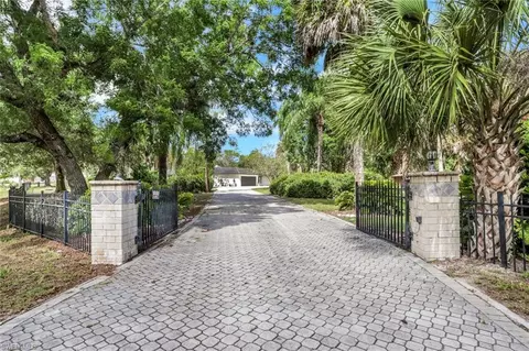 27126 Rue De Paix, Bonita Springs, FL 34135