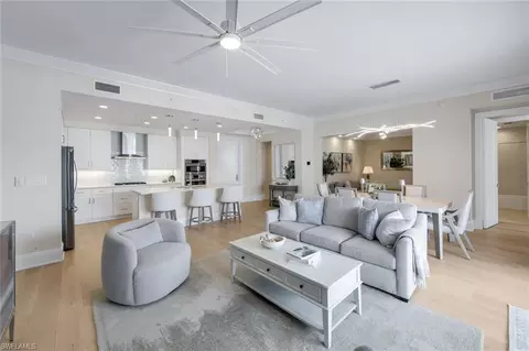 1135 3rd Ave S #518, Naples, FL 34102