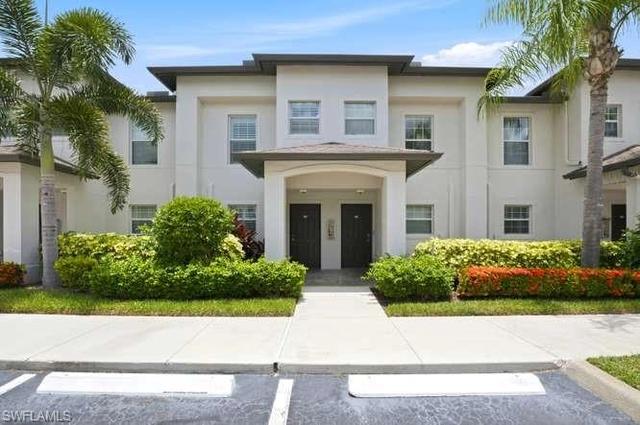 9076 Gervais Cir #405, Naples, FL 34120