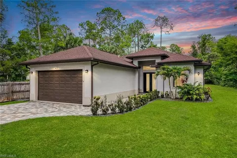 423 14th Ave NE, Naples, FL 34120