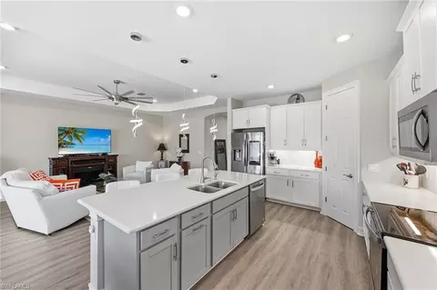 Kitchen - 18699 Ensenada Dr, Naples, FL 34114 photo 3 of 6