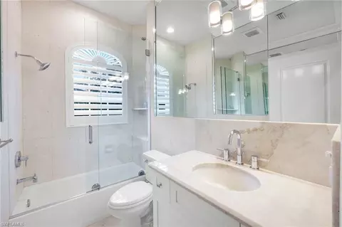 Bath - 15248 Devon Green Ln, Naples, FL 34110 photo 3 of 4