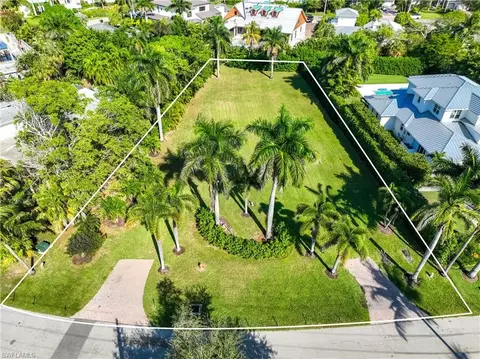 311 Spring Line Dr, Naples, FL 34102 photo 2