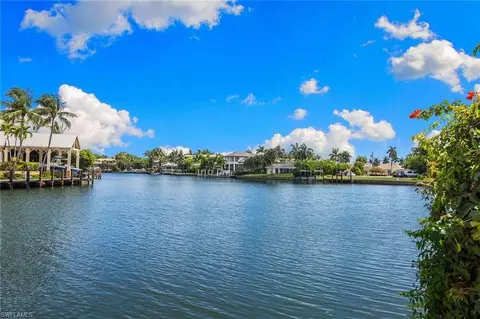 421 21st Ave S, Naples, FL 34102