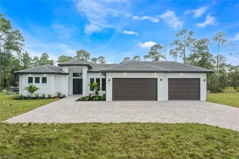 2806 Golden Gate Blvd W, Naples, FL 34120
