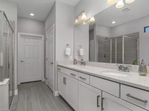 Bath - 17581 Ashcomb Way, Estero, FL 33928 photo 1 of 4