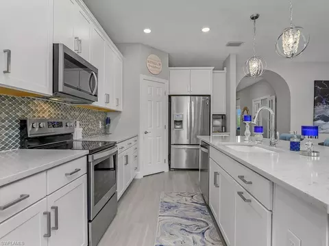Kitchen - 17581 Ashcomb Way, Estero, FL 33928 photo 6 of 8