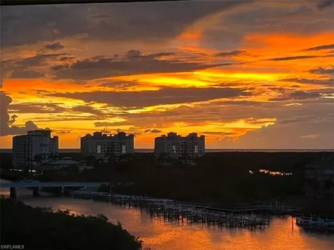 420 Cove Tower Dr #804, Naples, FL 34110