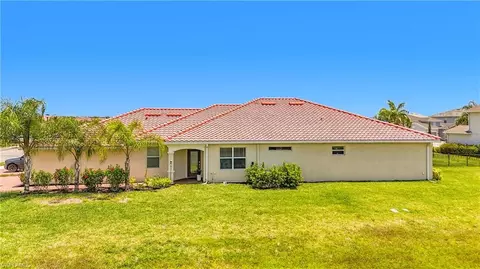 Exterior - 2558 Vine Ave, Naples, FL 34120 photo 4 of 15