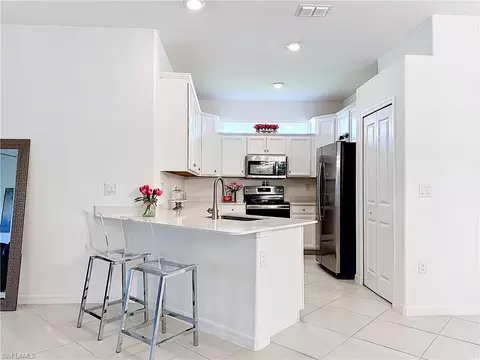 Kitchen - 2558 Vine Ave, Naples, FL 34120 photo 1 of 2