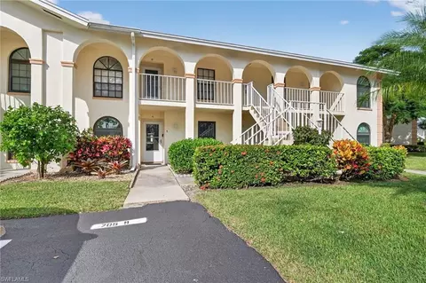 705 Augusta Blvd #705-4, Naples, FL 34113