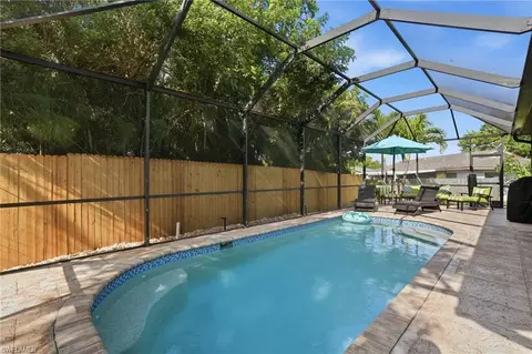 Exterior - 1140 Jeronimo Dr, Naples, FL 34103 photo 4 of 9