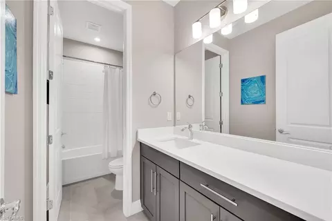 Bath - 2078 Grove Dr, Naples, FL 34120 photo 3 of 3