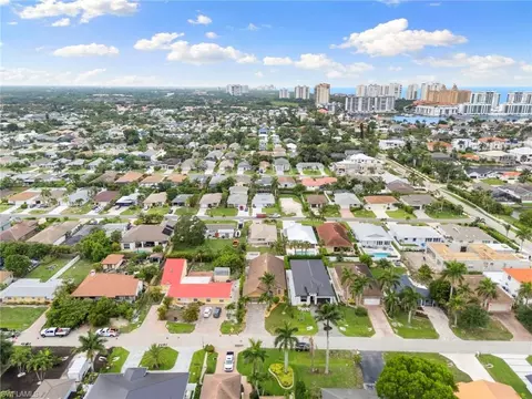 View/Area - 526 100th Ave N, Naples, FL 34108 photo 2 of 7