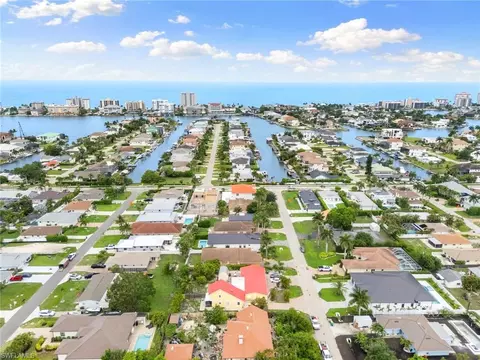 View/Area - 526 100th Ave N, Naples, FL 34108 photo 4 of 7