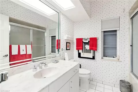 Bath - 526 100th Ave N, Naples, FL 34108 photo 2 of 2