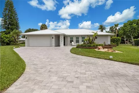 363 Juli Fe Dr, Naples, FL 34110