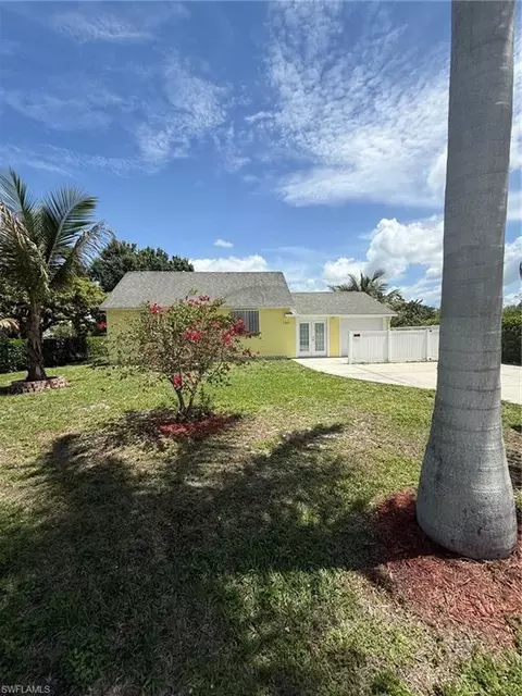 10105 Pennsylvania Ave, Bonita Springs, FL 34135