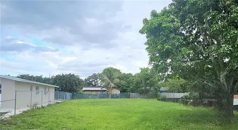 Bayside St, Naples, FL 34112 photo 3