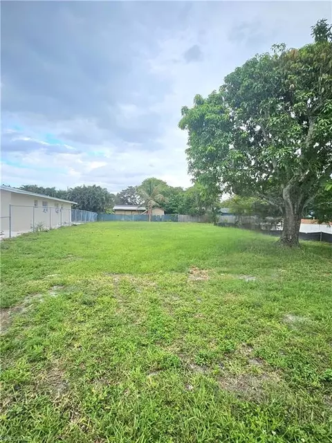 Bayside St, Naples, FL 34112 photo 5