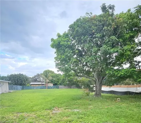 Bayside St, Naples, FL 34112 photo 4
