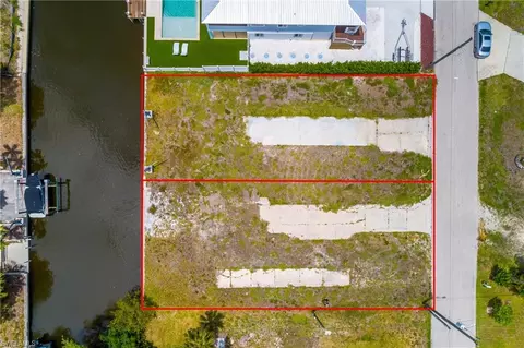 24533 Dolphin St, Bonita Springs, FL 34134
